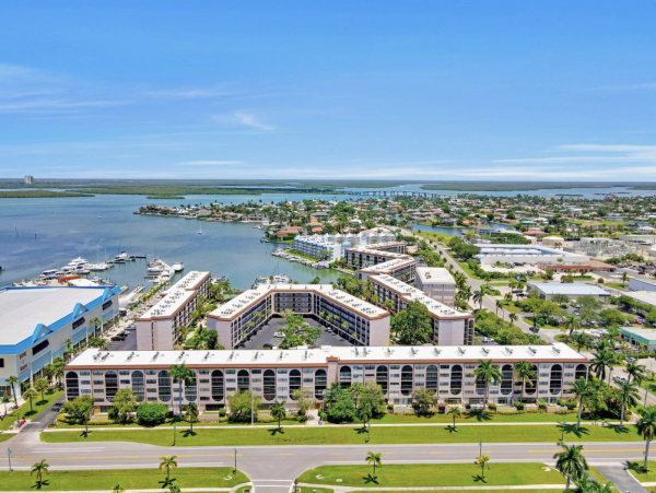 Marco Island Vacation Rental | Luxury Marco Island Condo with Pools & Tennis